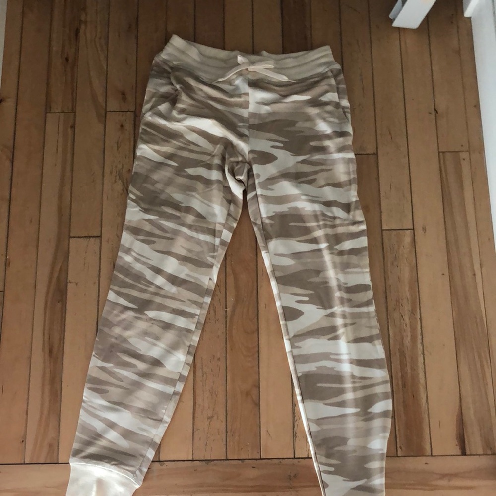 - NWT jockey camo joggers size XS